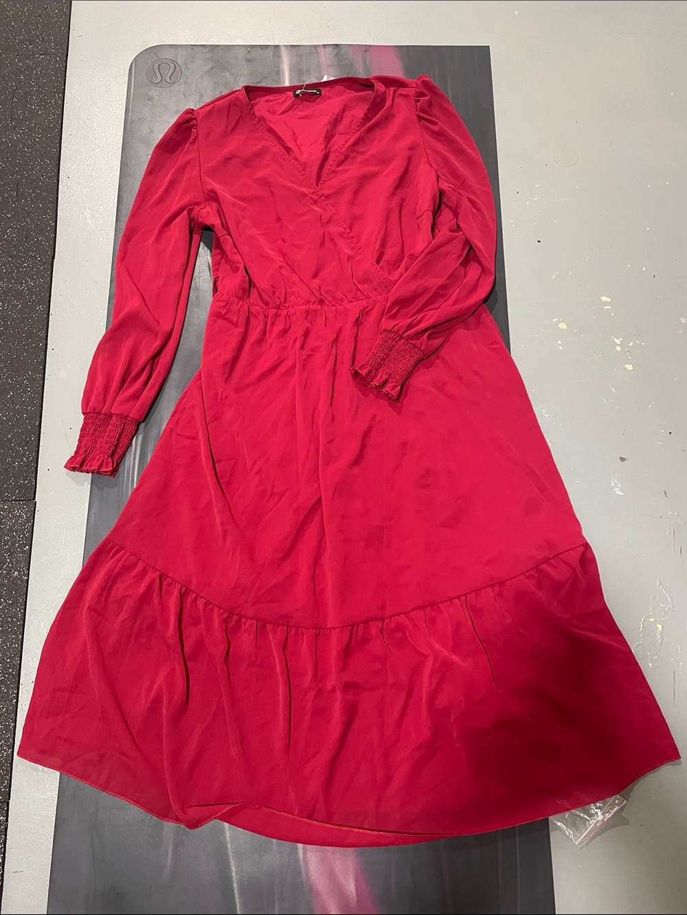 Women's Red Long Sleeve V-Neck Midi Dress